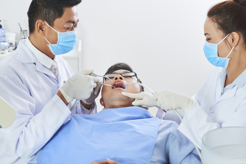 dental cleaning to treat Bleeding Gums in singapore